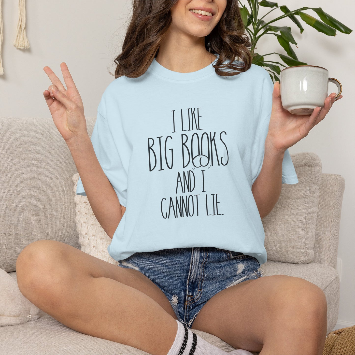 I Like Big Books and I Cannot Lie Shirt | Funny Bookworm Pun Tee